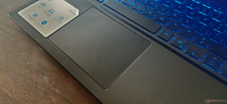 Le trackpad offre un glissement en douceur et est compatible avec Windows Precision