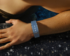 Le nouveau bracelet de fitness Halo de Rogbid (photo) est livré avec quatre bracelets interchangeables en nylon et en silicone de différentes couleurs. (Source : Rogbid)