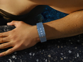 Le nouveau bracelet de fitness Halo de Rogbid (photo) est livré avec quatre bracelets interchangeables en nylon et en silicone de différentes couleurs. (Source : Rogbid)