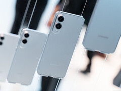 Il semble que le Galaxy S25 Edge pourrait bien devenir le deuxième téléphone le plus cher de la gamme (Source de l'image : @MaxJmb)