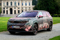 Un géant déguisé : La Skoda Peaq est le nouveau porte-étendard de l'électrique et se positionne dans le segment supérieur grâce à sa grande batterie de 91 kWh et à sa puissance pouvant atteindre 220 kW.