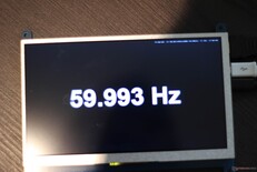 Au moins, il fonctionne à 60 Hz et n'a pas de décalage d'entrée perceptible