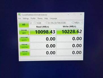 Performances du contrôleur Phison E26 dans CrystalDiskMark. (Source d'image : Tom's Hardware)
