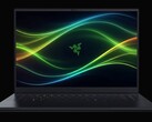 Le Blade 16 bénéficie grandement de la dernière génération de CPU d'Intel, notamment d'une plus grande autonomie de batterie et de performances de jeu plus rapides