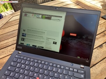 Lenovo ThinkPad T490 - À l'extérieur (à l'ombre).