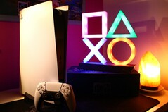 Une photo d'une console PS5 numérique