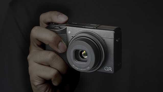 Le Ricoh GR III renferme beaucoup de puissance dans un petit boîtier. (Source de l'image : Ricoh)