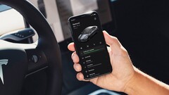 Le système Reverse Summon de Tesla pourrait se développer grâce à la fonction &quot;tap to park&quot; (image : Tesla)