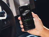 Le système Reverse Summon de Tesla pourrait se développer grâce à la fonction "tap to park" (image : Tesla)
