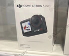DJI vendra probablement l'Action 5 Pro avec plusieurs packs d'accessoires "combo". (Source de l'image : @Quadro_News)