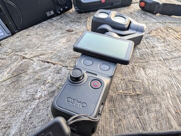 Toutes les commandes de l’Osmo Pocket 4P se trouvent à l’avant