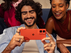 Le Motorola Moto G06 Power est doté d'une batterie de 7 000 mAh. Photo : une photo promotionnelle du téléphone. (Source de l'image : Lenovo)