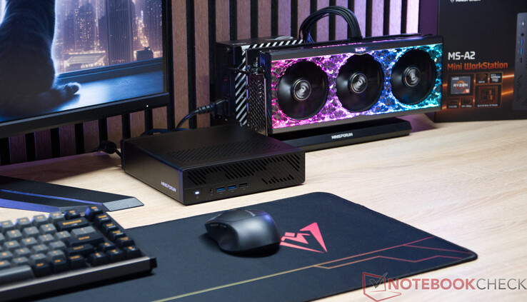 Minisforum MS-A2 combiné au Minisforum DEG1