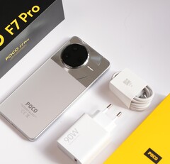 Le Poco F7 Pro. (Source de l'image : Ice Universe)