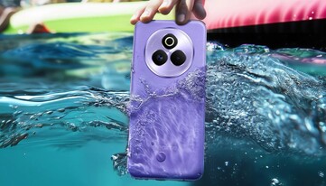 Le Realme Pro Galaxy Purple est doté d'une finition en faux cuir. (Source de l'image : Realme)