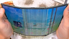 Le Samsung Galaxy Z TriFold présente de nombreux points faibles selon un nouveau test de durabilité (Image source : JerryRigEverything)