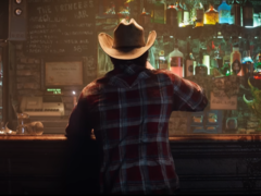Une capture d'écran de Wolverine en flanelle et chapeau de cow-boy dans la bande-annonce de Marvels Wolverine (source d'image : PlayStation YT)