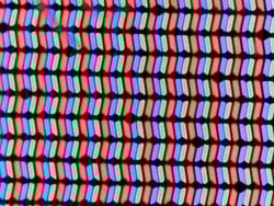 L'écran LC utilise une matrice classique de sous-pixels RVB composée d'une diode électroluminescente rouge, d'une diode électroluminescente bleue et d'une diode électroluminescente verte.