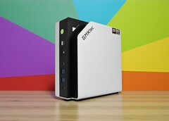 Le mini PC GMKtec EVO-X2 avec AMD Strix Halo (Image source : Notebookcheck)
