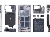Le Xiaomi Mi 11 Ultra dispose d'un système de refroidissement à plusieurs étages et d'une énorme caméra primaire. (Image source : XYZone)