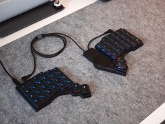 Trackpad ZSA Navigator avec clavier Voyager