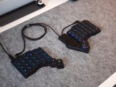 Trackpad ZSA Navigator avec clavier Voyager