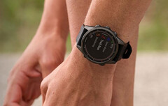 La dernière mise à jour de la série Fenix 7 semble contenir plusieurs bogues sérieux. (Source : Garmin)