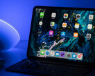 Le passage à la technologie "chip-on-film" devrait permettre d'améliorer l'efficacité énergétique de l'iPad Pro, dont l'ancien modèle est illustré. (Source de l'image : Daniel Korpai &amp; Unsplash)