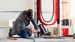 Tesla peut désormais réparer les dommages causés par l'incendie criminel d'une station Supercharger en moins de 48 heures (Source : Tesla)