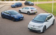 Une collection de voitures électriques. De nouvelles données montrent que les conducteurs britanniques sont nombreux à adopter l'e-mobilité (Source de l'image : Driving Co UK)