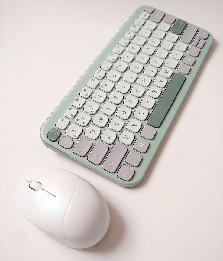 Asus apporte une touche de décontraction au travail avec la souris Fragrance et le clavier Marshmallow. (Source de l'image : Notebookcheck)
