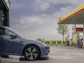 Si vous pensiez que l'achat d'un véhicule électrique signifiait que vous n'aviez plus à soutenir l'industrie pétrolière, détrompez-vous. (Source de l'image : NIO)