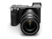Le Sony A6700 est un appareil photo enthousiasmant, mais certains utilisateurs pourraient s'offusquer de l'absence de chargeur. (Source de l'image : Sony)