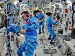 Des astronautes chinois à bord de la station spatiale Tiangong (Image source : Agence spatiale chinoise ; recadrée)