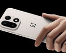Le OnePlus 15 (Source : OnePlus)