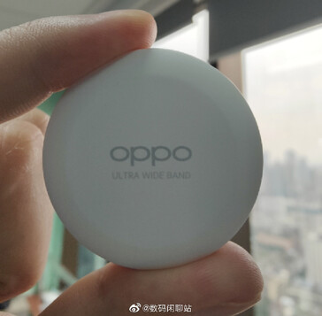 Photo présumée du prochain tracker d'objets d'Oppo (image via Weibo)