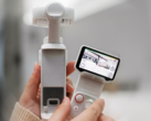 Insta360 Luna Ultra dispose d'une télécommande détachable avec écran tactile.