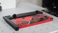 L'iPhone 12 pourrait nécessiter des techniques de démontage sérieusement avancées. (Source : YouTube)