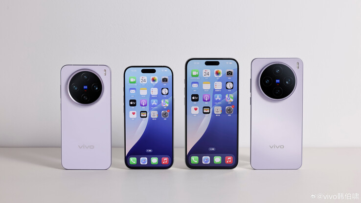 Le X200 Pro Mini (à gauche) et le X200s : enfin réunis. (Source : Han Boxiao via Weibo)