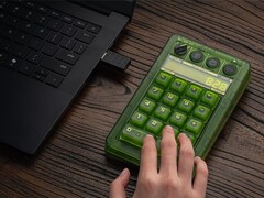 Le 8BitDo Retro 18 Mechanical Numpad a maintenant une édition Xbox.
