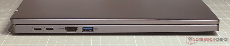 2 x USB-C avec Thunderbolt 4, PowerDelivery et Displayport ; HDMI ; USB 3.2