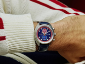 La montre Citizen x Captain America collab - CA7046-46W, photographiée sur un poignet. (Source de l'image : @plus9time sur Instagram)
