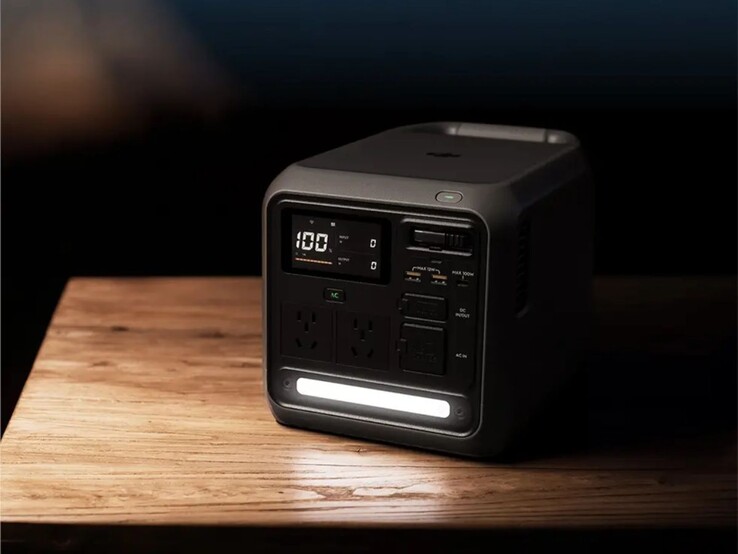 La station d'alimentation Power 1000 Mini de DJI est dotée d'une lumière intégrée. (Source de l'image : DJI)