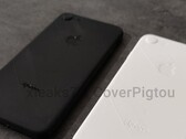 L'iPhone SE 3 pourrait arriver en trois configurations de mémoire. (Image source : Pigtou &amp; @xleaks7)