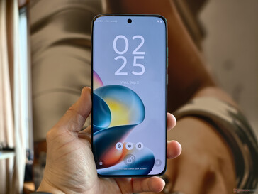 L'écran incurvé du téléphone