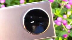 Un échantillon de photos macro suggère que le Honor Magic V5 est doté d&#039;un système d&#039;appareil photo considérablement amélioré. (Source de l&#039;image : @feni_book)