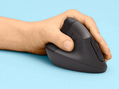 La nouvelle Logitech Lift est une souris ergonomique verticale, colorée et moins chère, avec une version pour gauchers et une longue durée de vie des piles