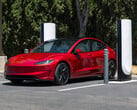 Tesla Model 3 à un superchargeur. (Source de l'image : Tesla)