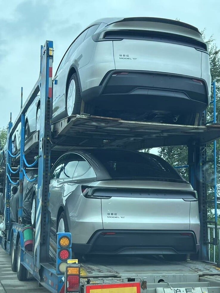 Tesla Model Y Ls sur un porte-autos en Chine (Image source : TslaChan on X)