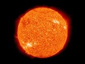 Une photo montrant le soleil et de nombreuses éruptions solaires. (Source de l'image : WikiImages - Pixabay)